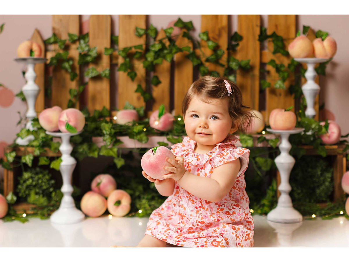 Baby & cake smash photo backdrop Little Peach – peach wallpaper with wooden fence and foliage | Colors&Drops