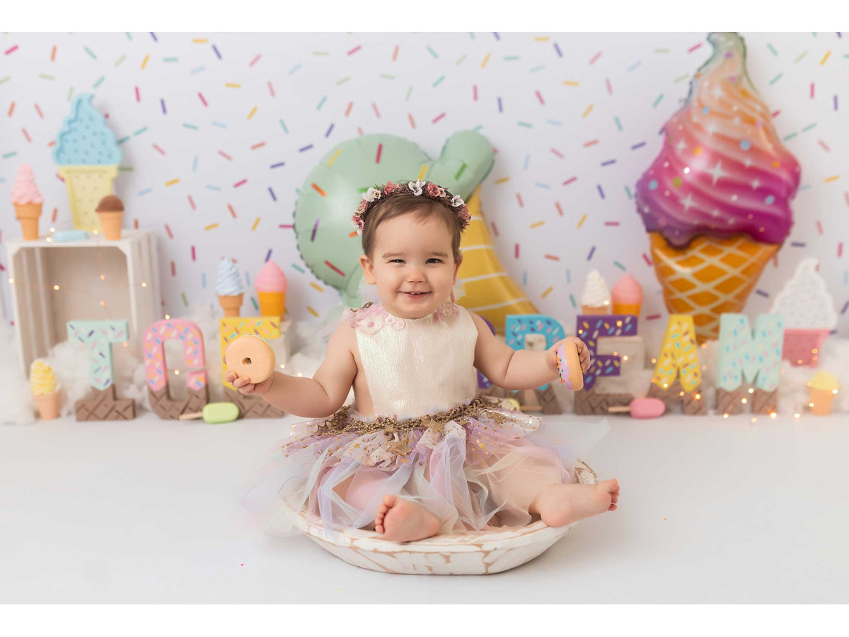 Fond photo bébé et smash cake Ice Cream Candy – mur à vermicelles avec glaces géantes et lettres | Colors&Drops