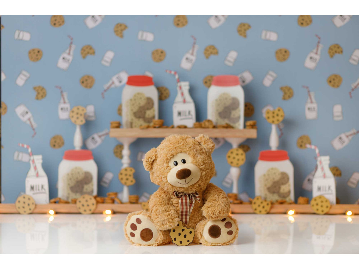 Fond photo bébé et smash cake Milk and Cookies – papier peint lait et cookies avec étagère de bouteilles | Colors&Drops