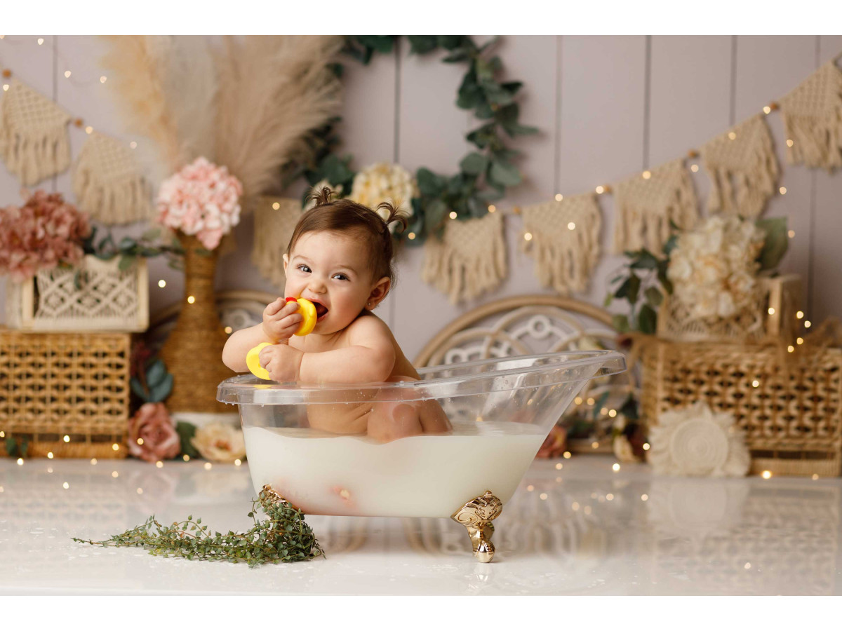 Fond photo bébé et smash cake Elada – mur en bois avec couronne, macramé et pampa | Colors&Drops