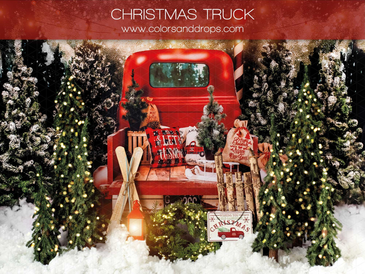 Fond photo Christmas Truck – camion rouge vintage avec sapins dans forêt enneigée | Colors&Drops
