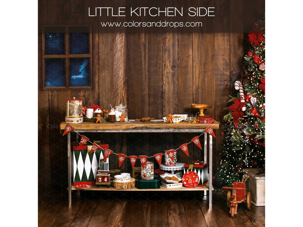 Fond photo latéral de Noël Little Kitchen Side – petite cuisine de Noël en bois avec buffet et sapin | Colors&Drops