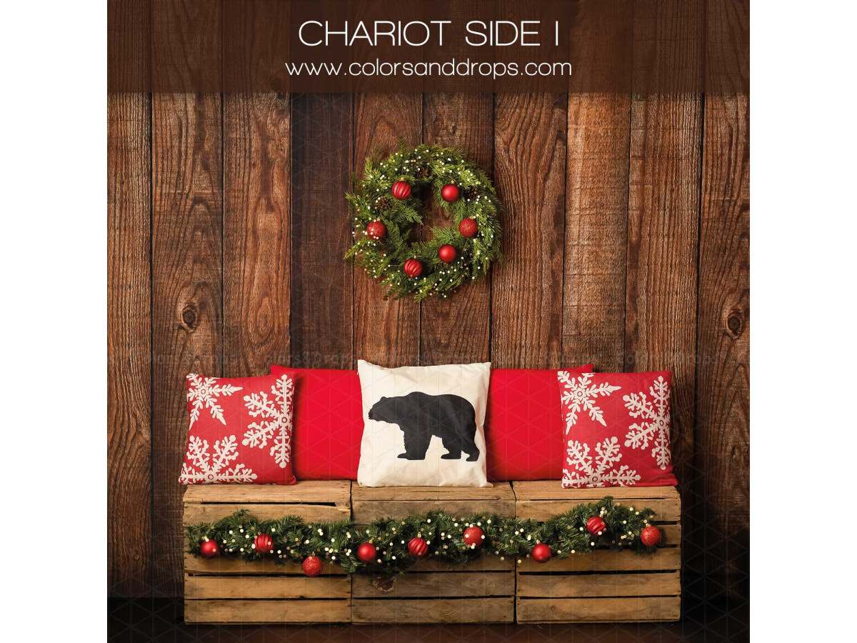 Fondo fotográfico lateral de Navidad Chariot Side I – banco de cajas con cojines navideños y corona | Colors&Drops