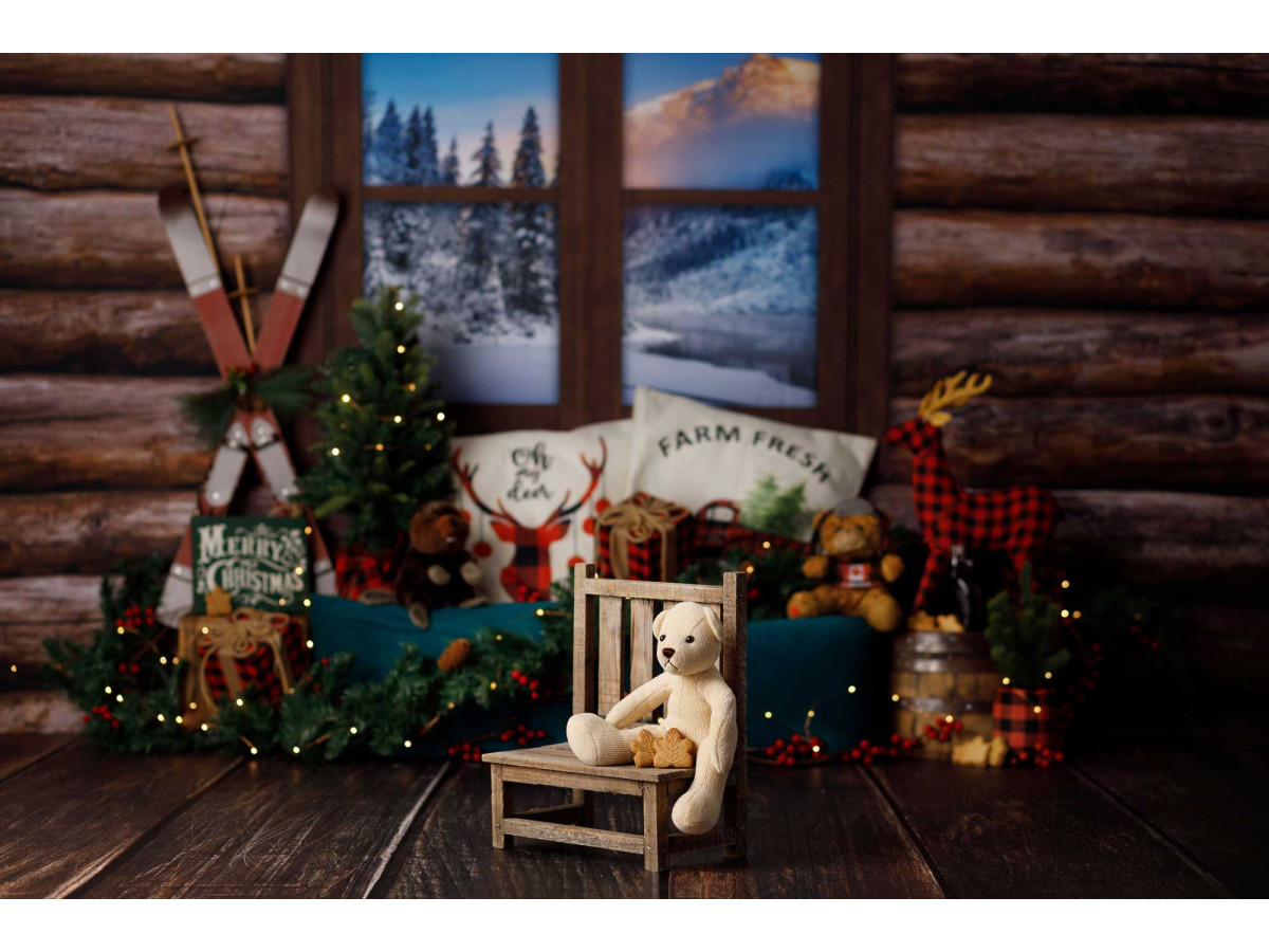 Fondo fotográfico lateral de Navidad Canadian Chalet Side – cabaña de troncos con ventana a la montaña y reno | Colors&Drops