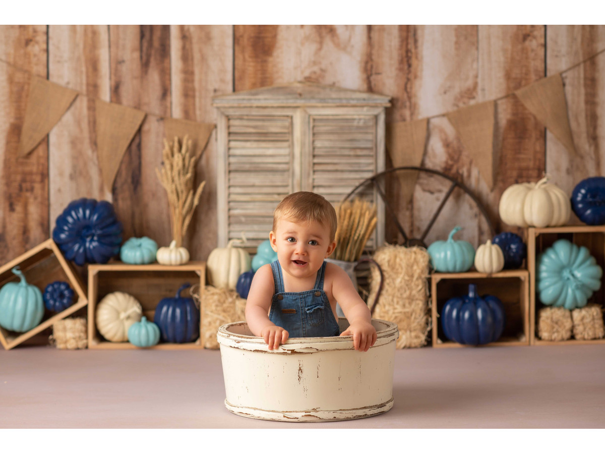 Fond photo d'Halloween Blue Pumpkins – mur en bois avec citrouilles bleues et fanions | Colors&Drops