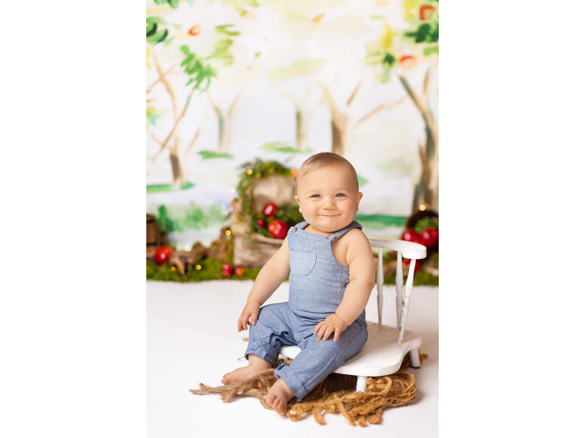 Baby & cake smash photo backdrop Le Verger – watercolor orchard with apple trees and wooden fence | Colors&Drops