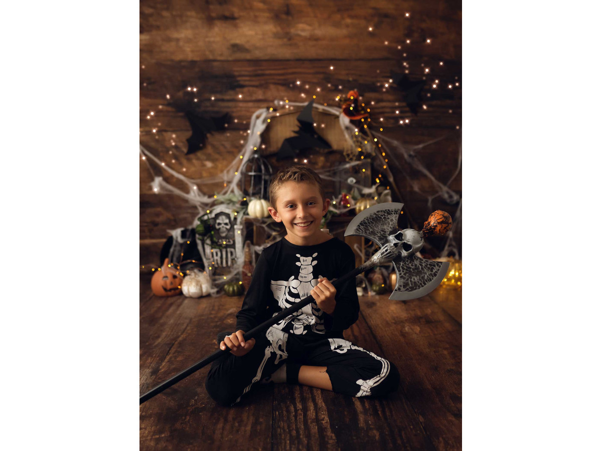 Fond photo d'Halloween Witch – décor sorcière avec toiles d'araignée, citrouilles et tombe | Colors&Drops