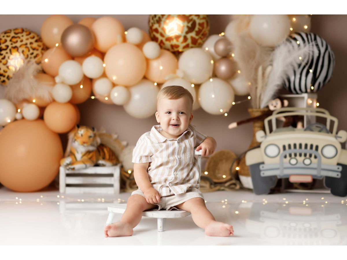 Fond photo bébé et smash cake Safari Balls – guirlande de ballons safari avec jeep et motifs animaux | Colors&Drops