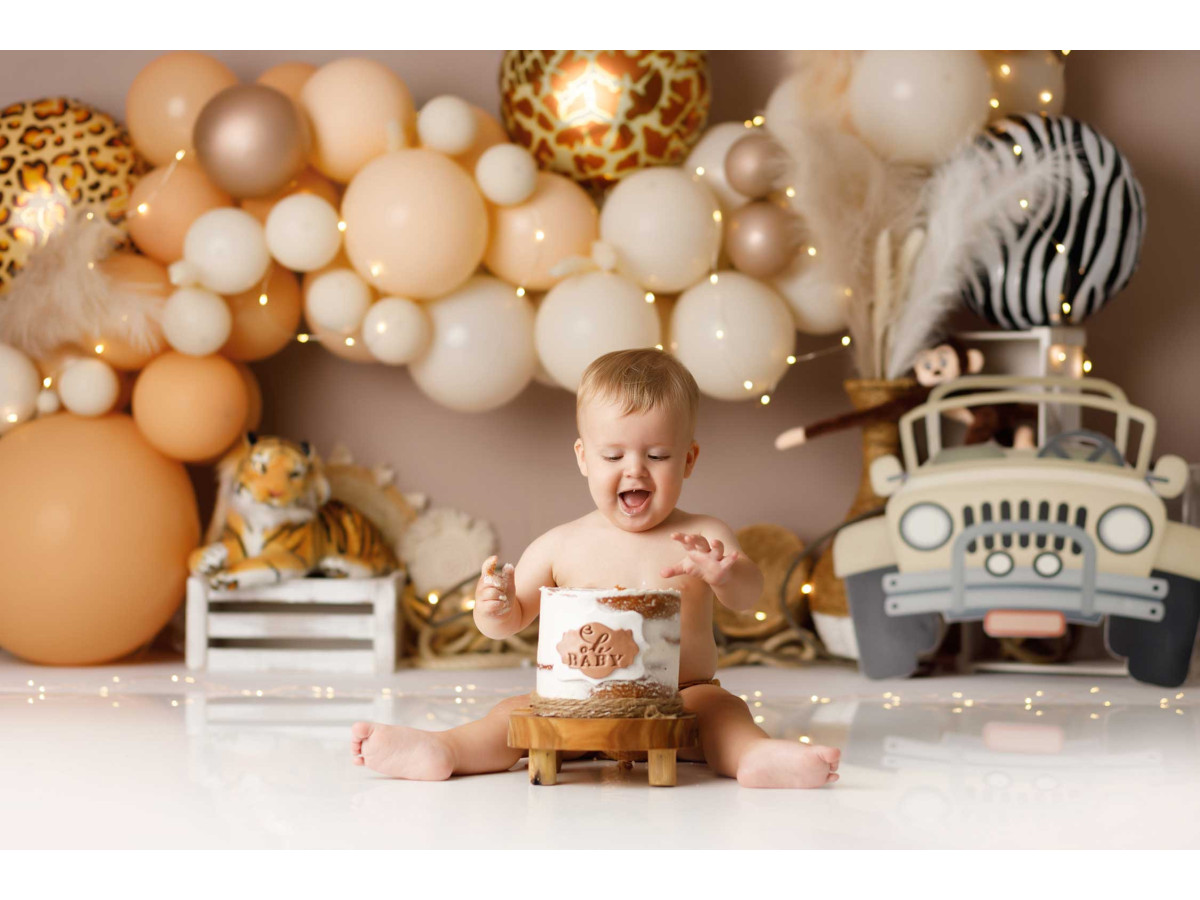 Fond photo bébé et smash cake Safari Balls – guirlande de ballons safari avec jeep et motifs animaux | Colors&Drops