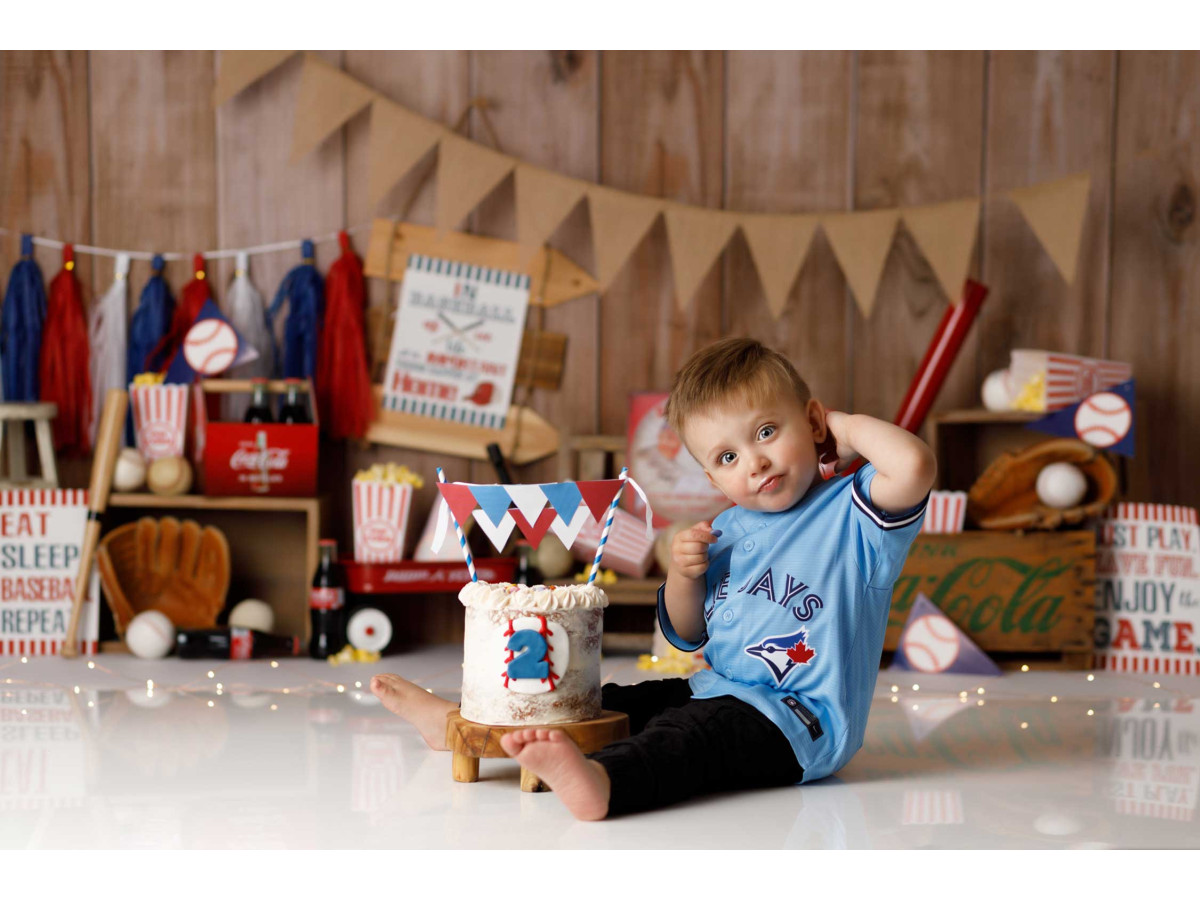Baby & cake smash photo backdrop Pop Base – wooden wall with bunting and baseball set | Colors&Drops