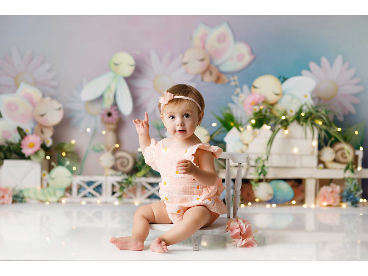 Fond photo bébé et smash cake Bugs – jardin d'insectes avec papillons, fleurs et escargots | Colors&Drops