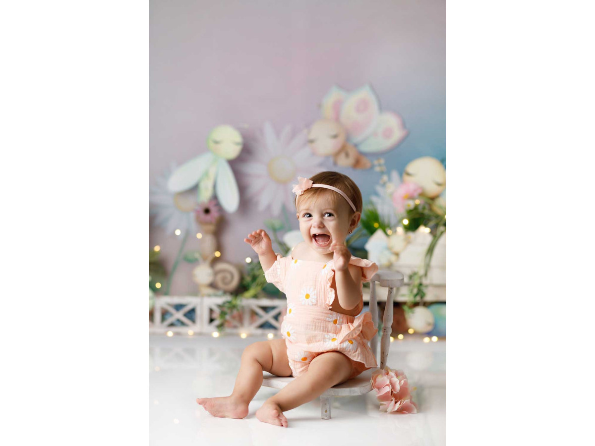 Fond photo bébé et smash cake Bugs – jardin d'insectes avec papillons, fleurs et escargots | Colors&Drops