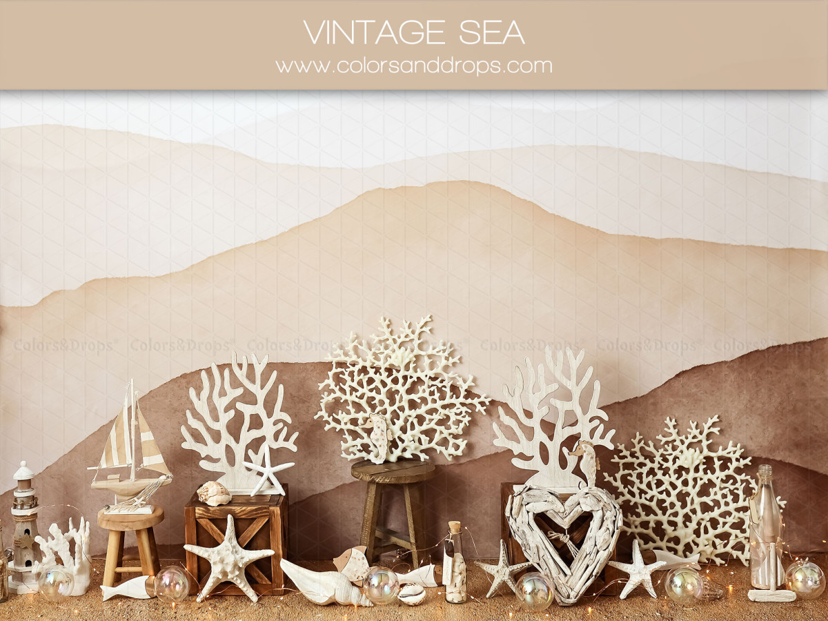 Fond photo bébé et smash cake Vintage Sea – collines pastel avec coraux, coquillages et phares | Colors&Drops