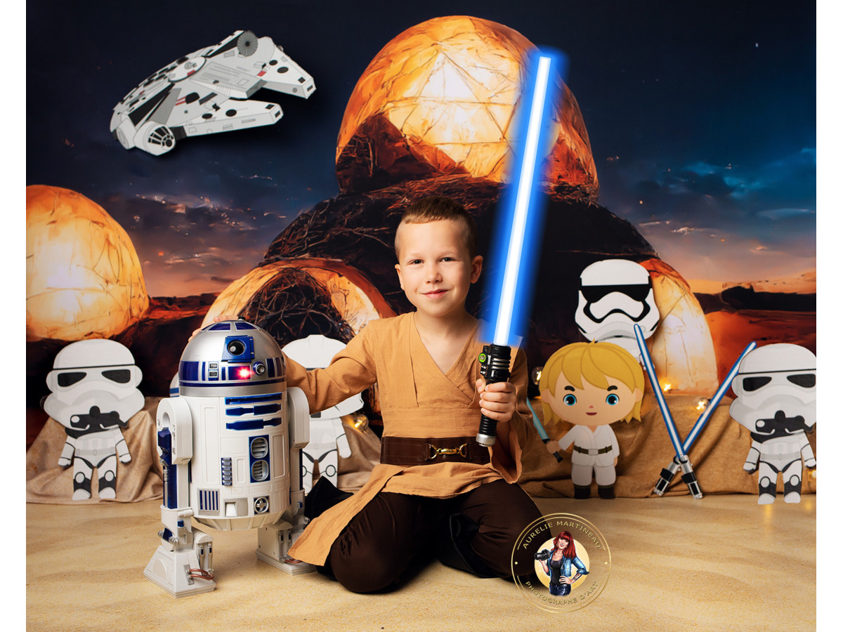 Fond photo bébé et smash cake Skywalker – dômes du désert la nuit avec vaisseau et soldats en figurines | Colors&Drops
