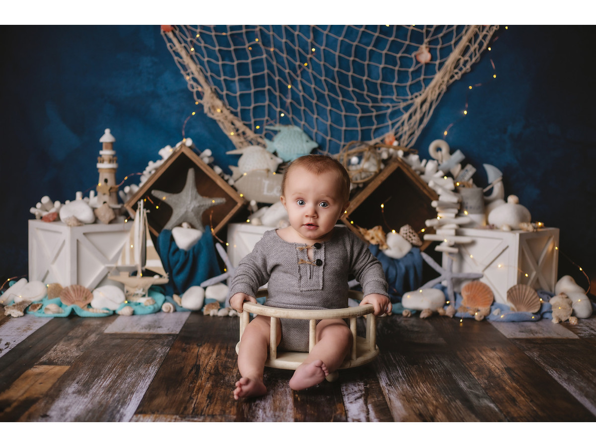 Baby & cake smash photo backdrop Le Port – fishing harbor with net, lighthouse and huts | Colors&Drops