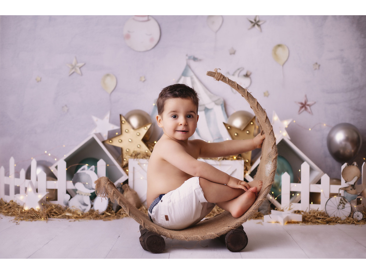 Fond photo bébé et smash cake Animal Circus – chapiteau de cirque en papier avec étoiles et ballons | Colors&Drops