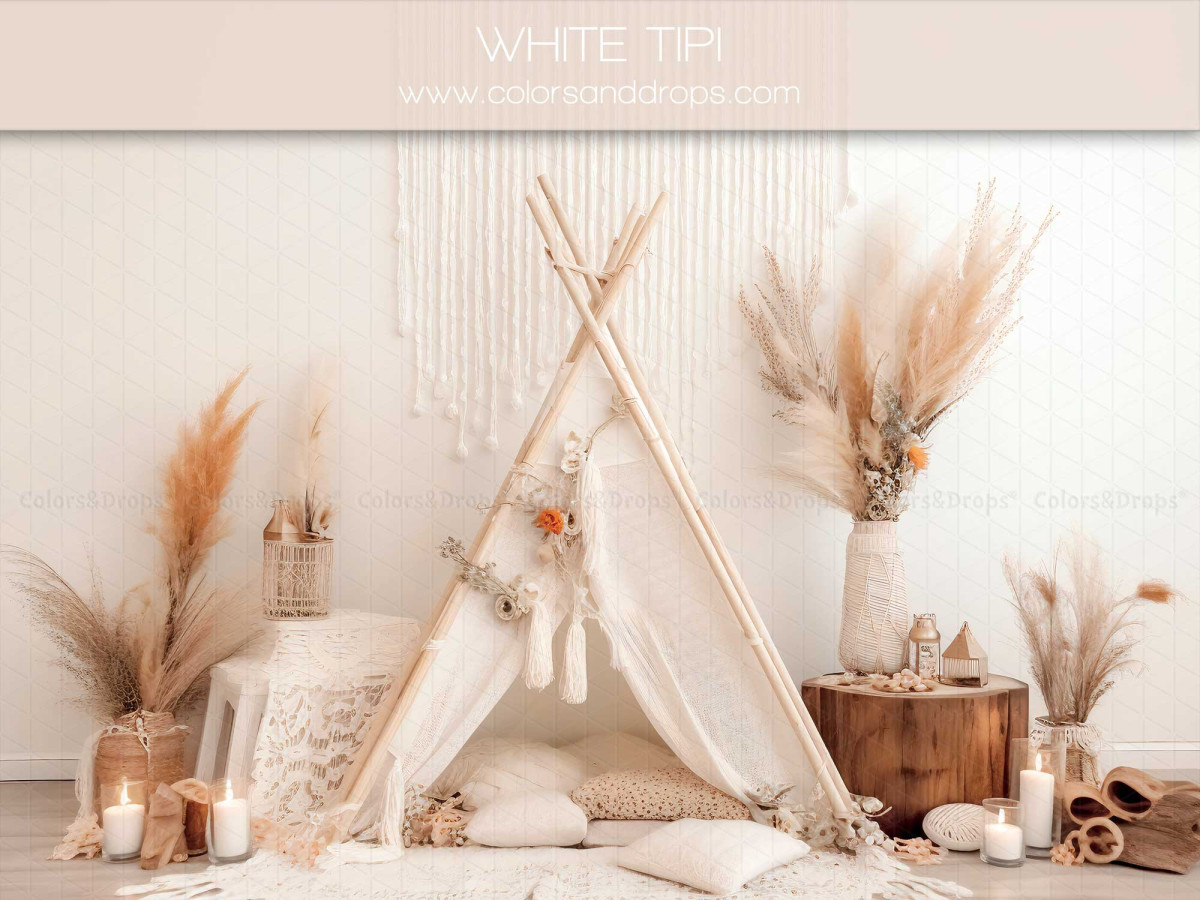 Fondo fotográfico para el Día de la Madre y del Padre White Tipi – tipi blanco con pampa, tronco y velas | Colors&Drops
