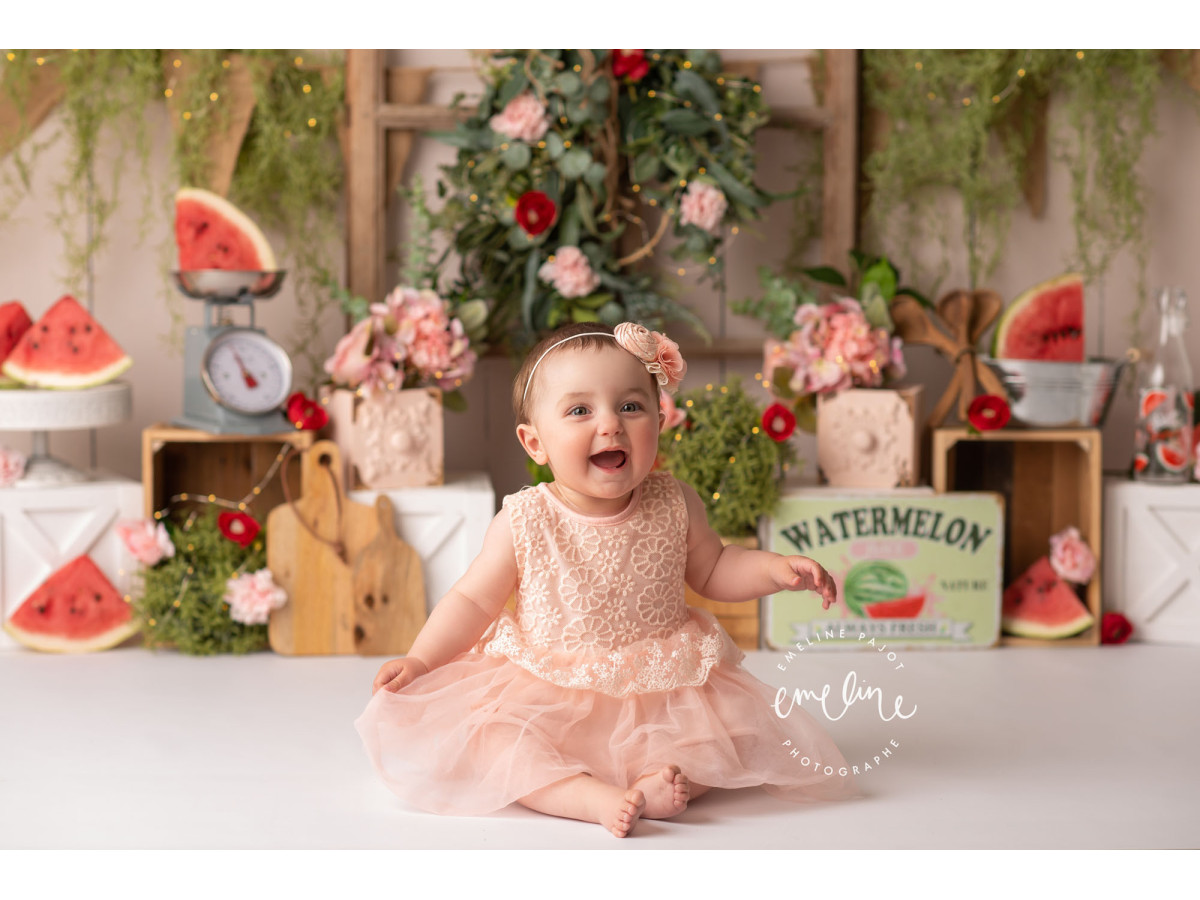 Fondo fotográfico de bebé y smash cake Vintage Watermelon – decorado de sandías con ventanas de madera y | Colors&Drops