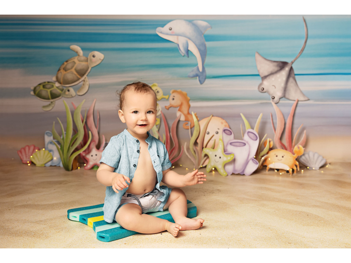 Fond photo bébé et smash cake Poulpea – fond marin avec dauphin, tortues, raie et hippocampes | Colors&Drops