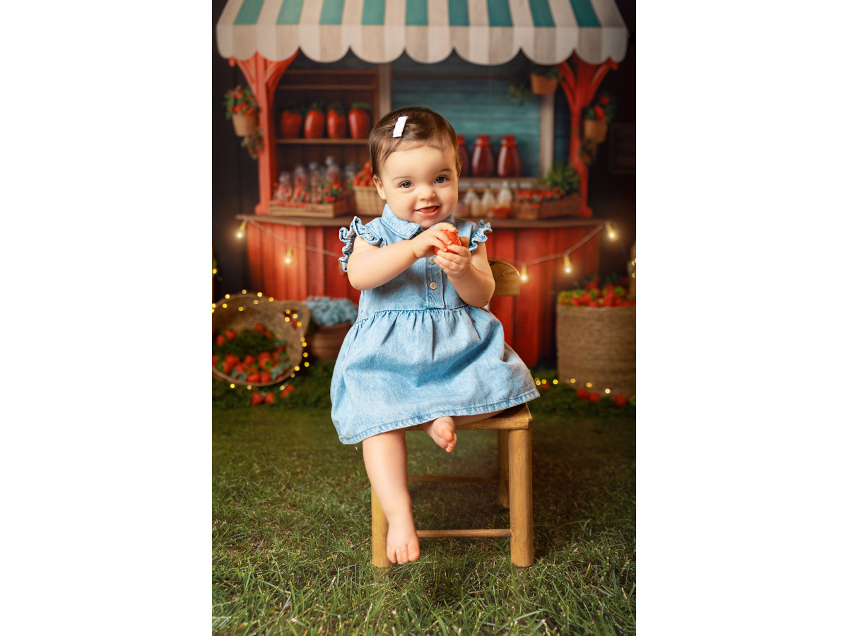 Baby & cake smash photo backdrop Strawberry – strawberry stand with striped awning and string lights | Colors&Drops