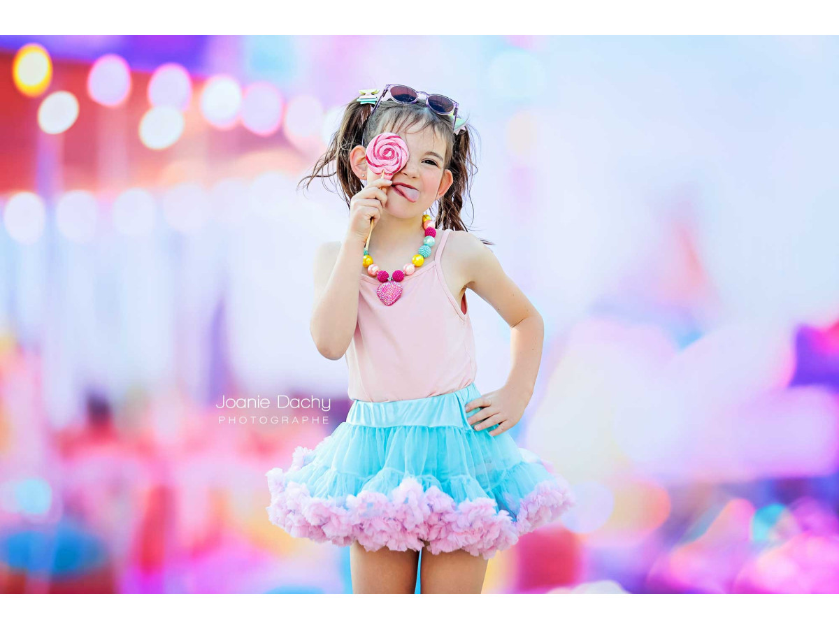 Fond photo bébé et smash cake Candy Fairy – fête foraine floue en bokeh rose et lumières | Colors&Drops