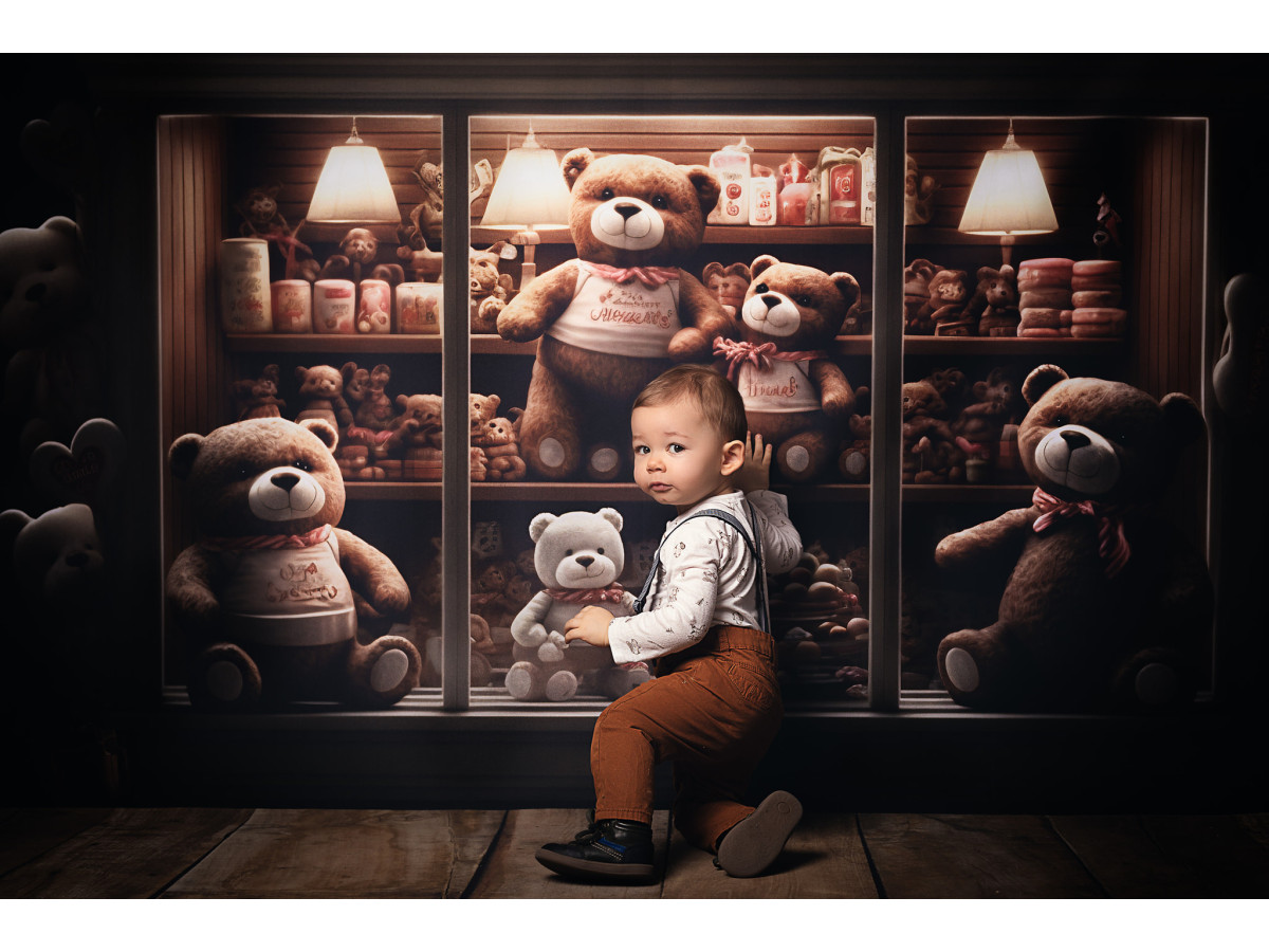 Photo backdrop Teddy by Love – lit teddy bear shop window | Colors&Drops