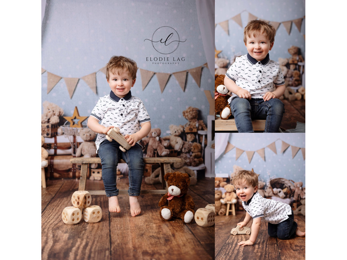 Baby & cake smash photo backdrop Old Teddy – white curtains with bunting, teddy bears and suitcases | Colors&Drops