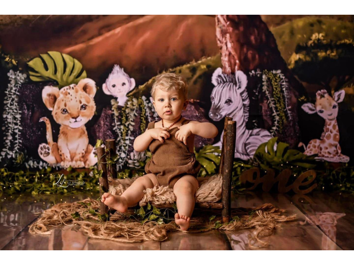 Baby & cake smash photo backdrop Petit Lion – savanna at sunset with lion cub, zebra and giraffe | Colors&Drops