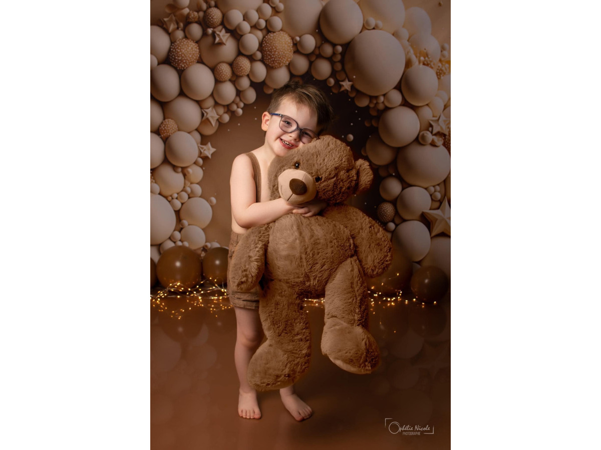 Fondo fotográfico de bebé y smash cake Golden Balls – arco de globos y estrellas de mar dorados | Colors&Drops