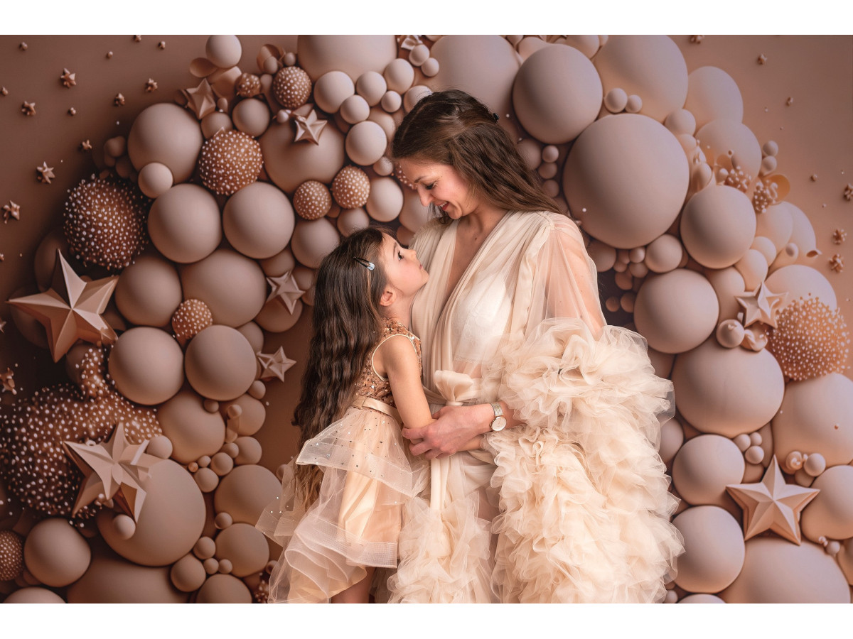 Fondo fotográfico de bebé y smash cake Golden Balls – arco de globos y estrellas de mar dorados | Colors&Drops