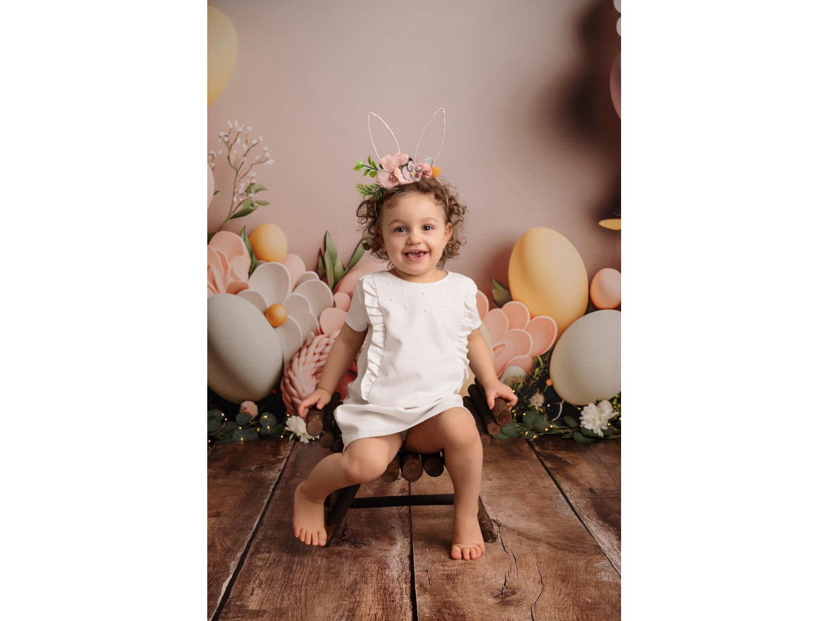 Easter photo backdrop Flowy – giant Easter eggs and pastel flowers background | Colors&Drops