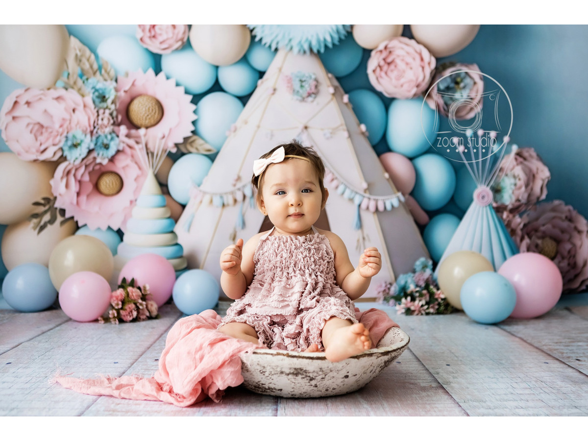 Baby & cake smash photo backdrop Hoha Tipi – teepee with pastel balloons and flowers on turquoise | Colors&Drops