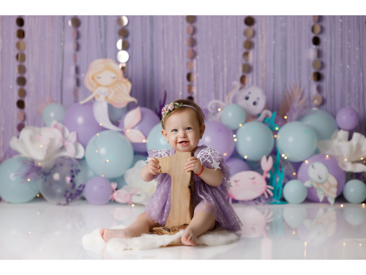 Fondo fotográfico de bebé y smash cake Poulpinette – decorado de sirena con globos pastel, conchas y pulpo | Colors&Drops