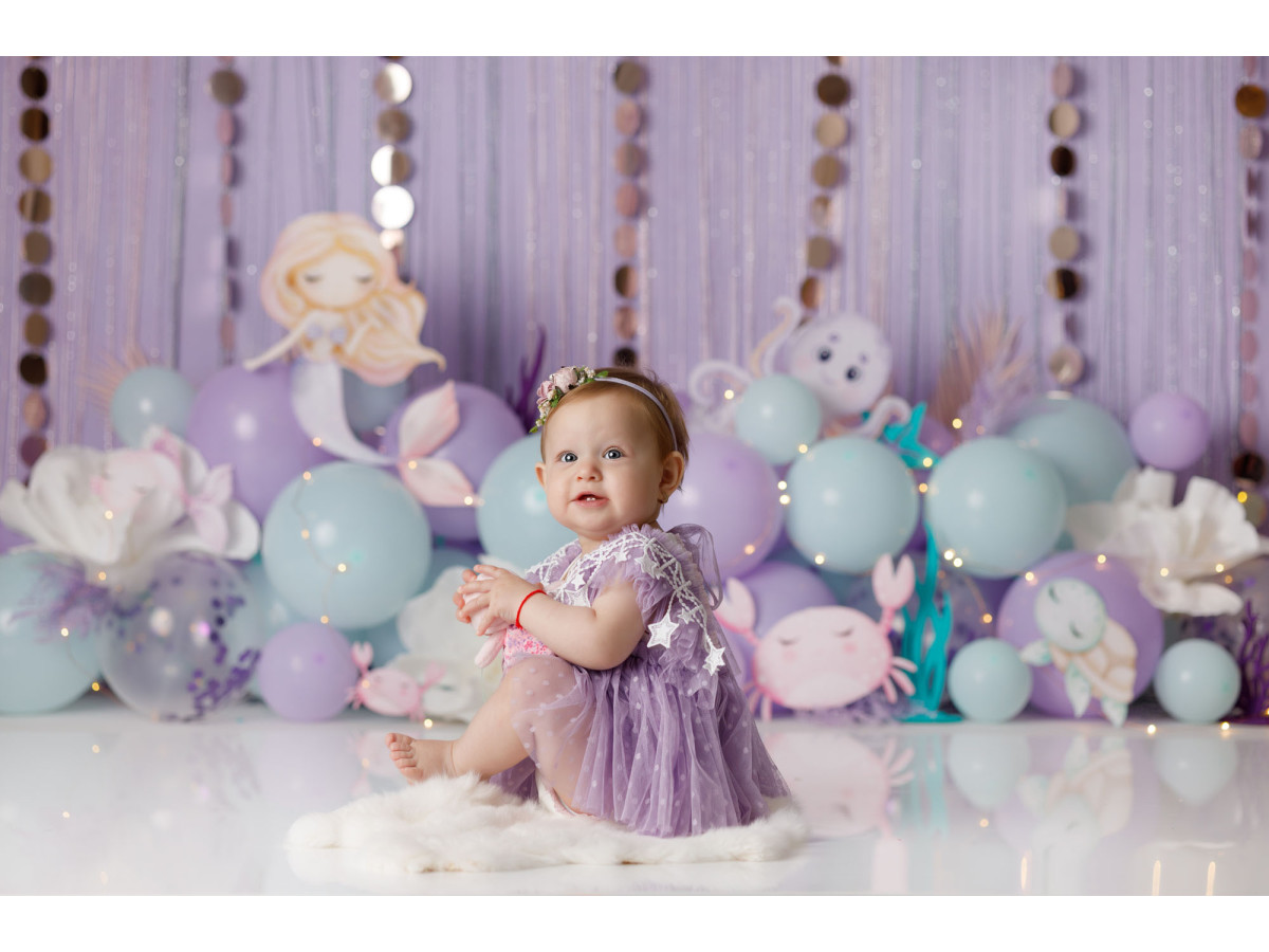 Fondo fotográfico de bebé y smash cake Poulpinette – decorado de sirena con globos pastel, conchas y pulpo | Colors&Drops
