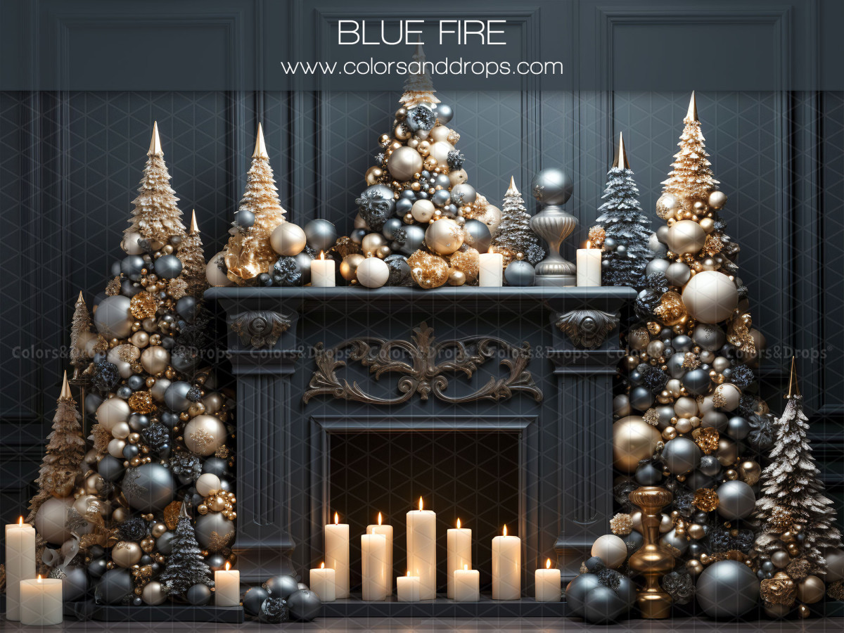 Fondo fotográfico de Navidad Blue Fire – chimenea negra con abetos dorados y velas sobre pared azul noche | Colors&Drops