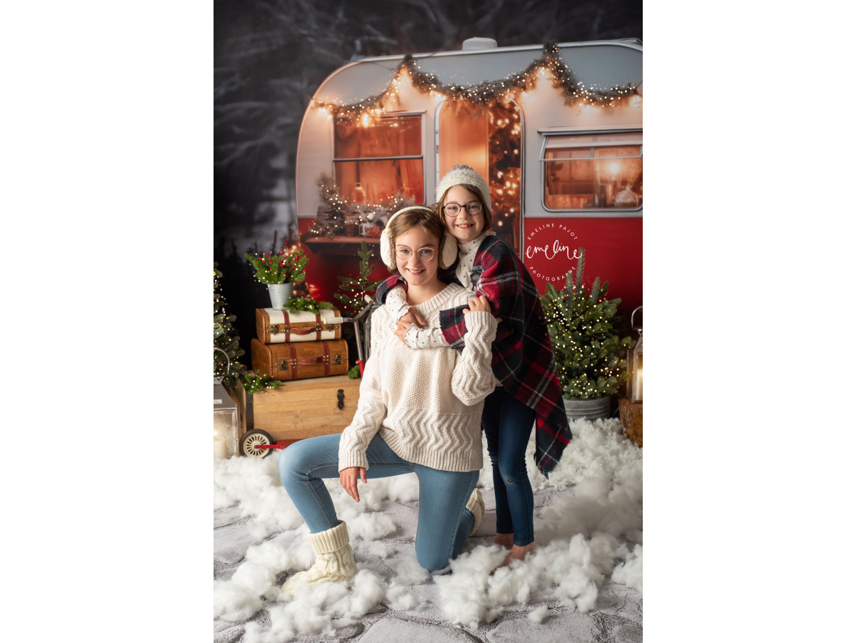 Christmas corner photo backdrop Caravany + Cailloux des Neiges II – Christmas caravan room set with snowy stone | Colors&Drops