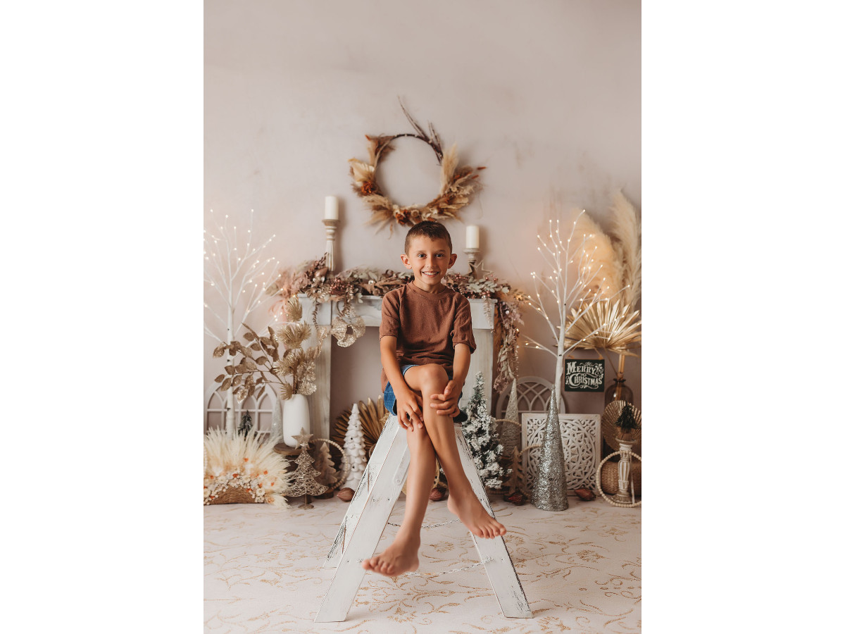Christmas photo backdrop Xsmas Boheme II – white boho Christmas fireplace with pampas grass and trees | Colors&Drops