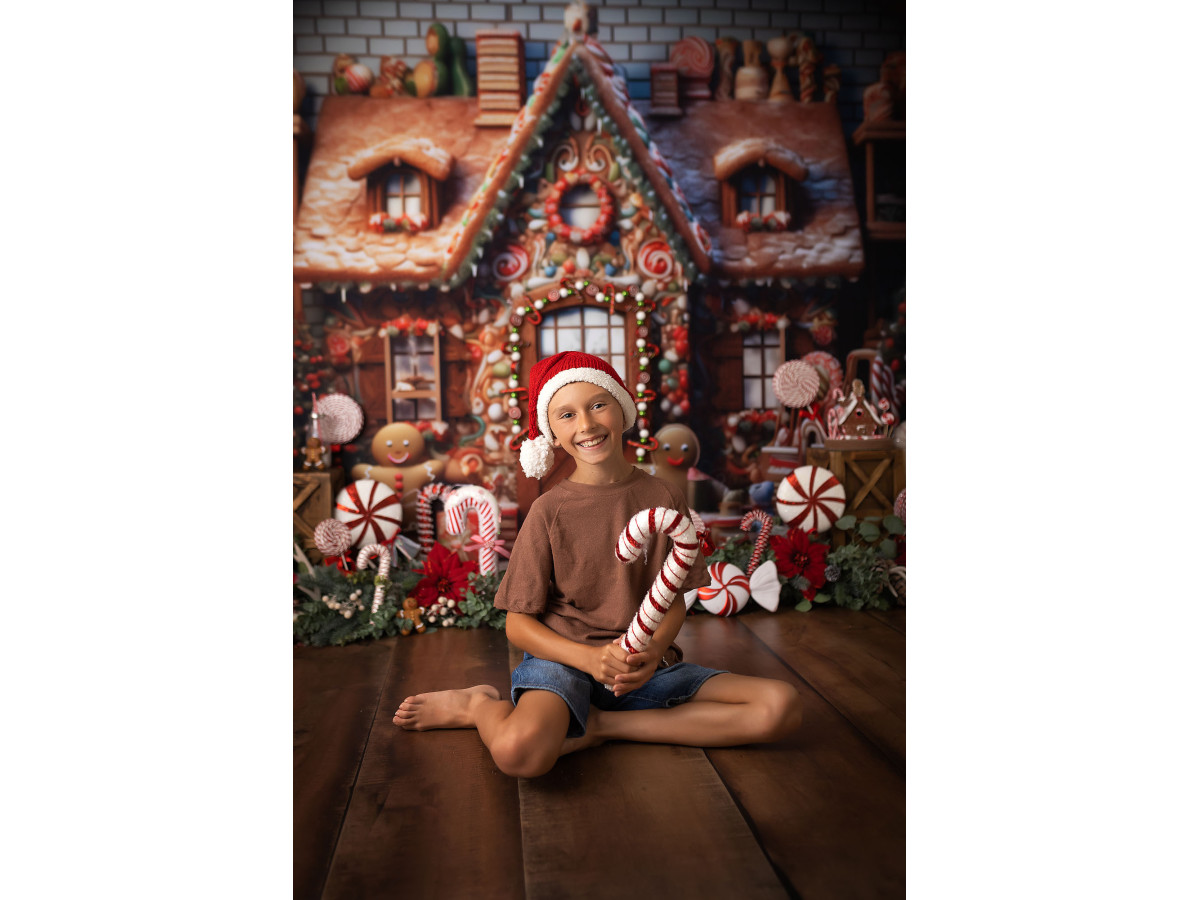 Fondo fotográfico de Navidad Bonhomme – casa de jengibre con bastones de caramelo y hombrecito de jengibre | Colors&Drops