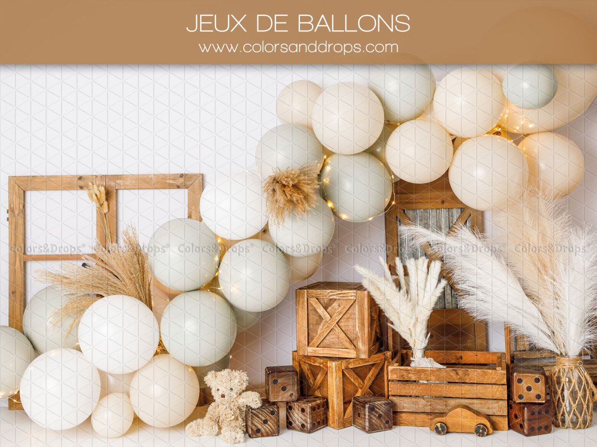 Fondo fotográfico de bebé y smash cake Jeux de Ballons – globos blancos y salvia con cajas de madera y pampa | Colors&Drops