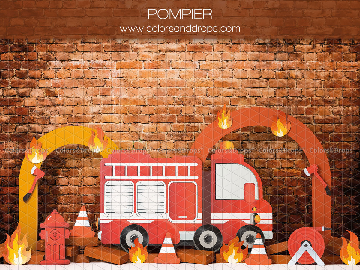 Fond photo bébé et smash cake Pompier – camion de pompiers sur mur en brique avec flammes | Colors&Drops