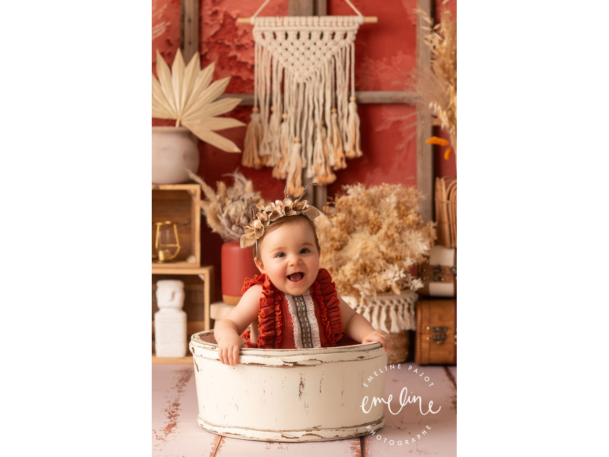 Baby & cake smash photo backdrop Fleurs Sechees – boho dried flower set with macramé on red wall | Colors&Drops