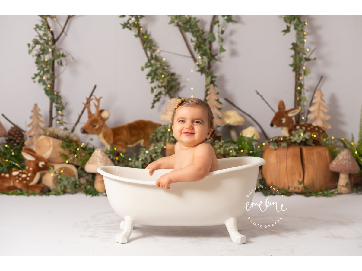 Baby & cake smash photo backdrop Bicha – woodland set with deer, branches and mushrooms | Colors&Drops