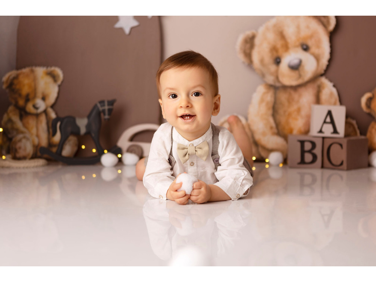 Fond photo bébé et smash cake Abc Bears – ours en peluche avec arches beiges et cubes ABC | Colors&Drops