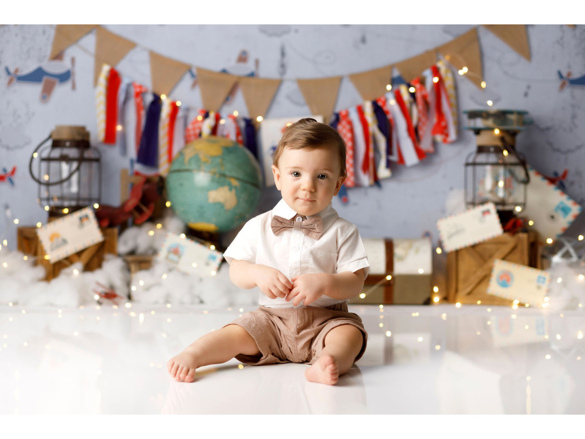 Baby & cake smash photo backdrop Travel – travel set with planes, globe, suitcase and bunting | Colors&Drops