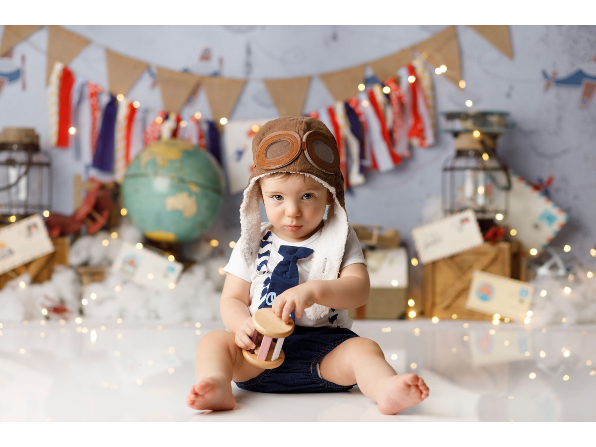 Baby & cake smash photo backdrop Travel – travel set with planes, globe, suitcase and bunting | Colors&Drops