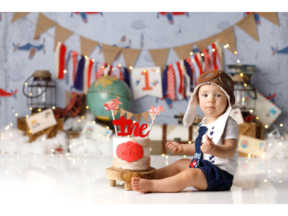 Baby & cake smash photo backdrop Travel – travel set with planes, globe, suitcase and bunting | Colors&Drops