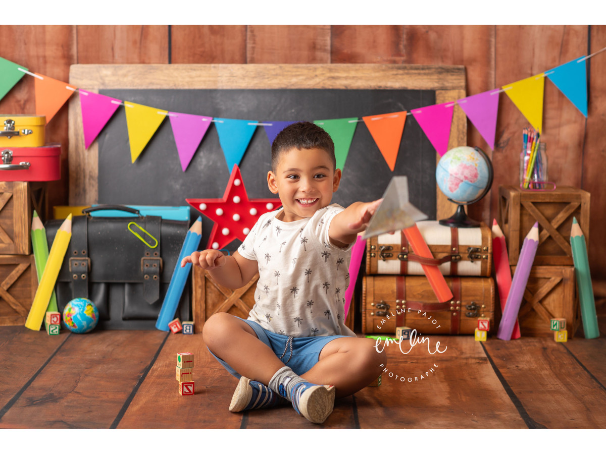 School portrait photo backdrop Maternelle – kindergarten set with bunting, pencils and chalkboard | Colors&Drops