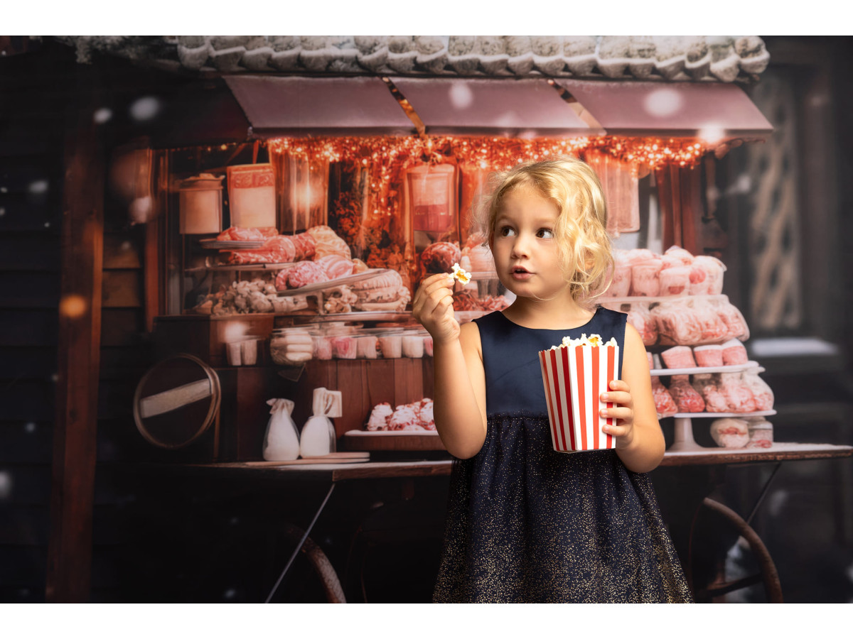 Christmas side photo backdrop Hotty Chocolate Side – Christmas pastry cart in front of a shop | Colors&Drops