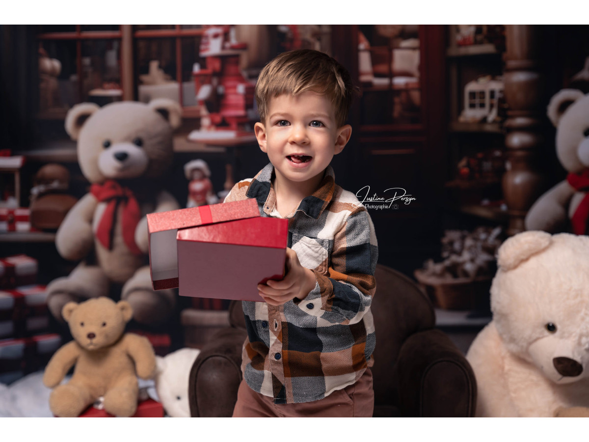 Christmas corner photo backdrop Nounours Store + Cailloux des Neiges – Christmas teddy bear shop room set with | Colors&Drops