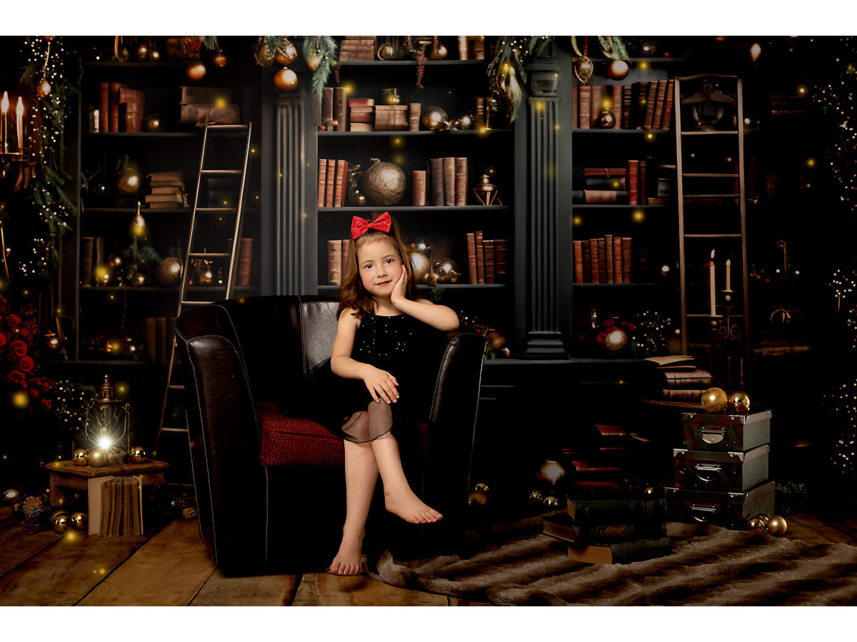 Fond photo de Noël Old Library – bibliothèque ancienne de Noël avec échelles et guirlandes | Colors&Drops